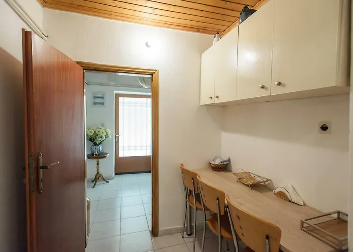 Lena's Garden House Case de vacanță